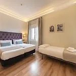 Real By Recordis מלון