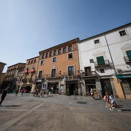 Real By Recordis فندق