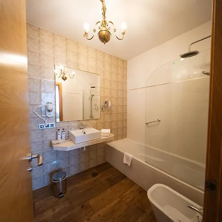 Real By Recordis Hotel